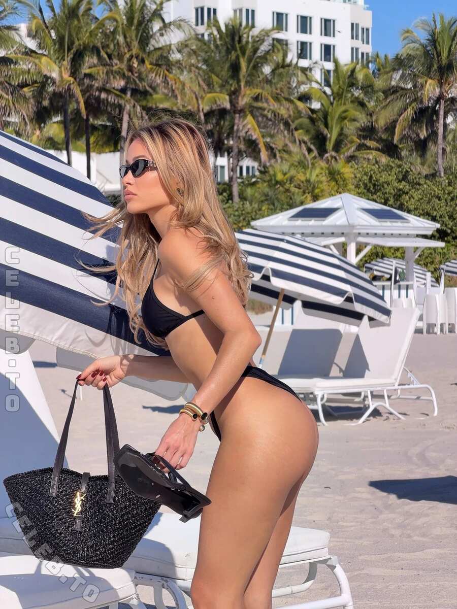 Cindy Prado nude photo 17
