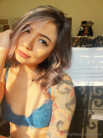 cin.viii nude photo 2