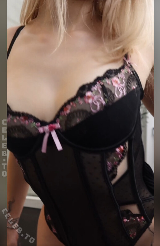Cirizzle nude photo 1