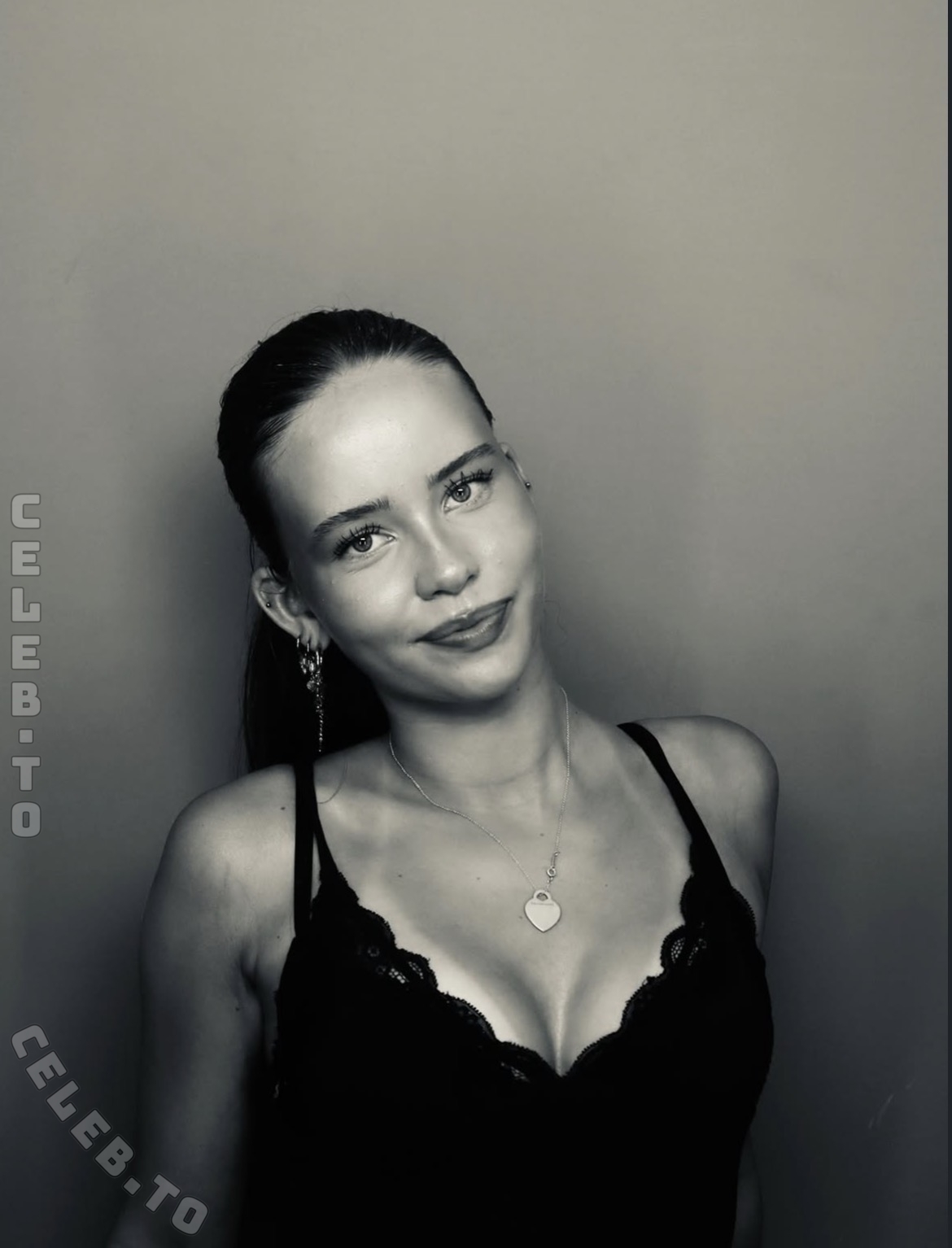Clairemaele nude photo 1