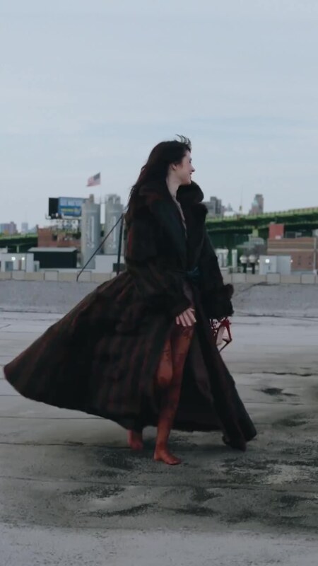 Clairo nude photo 3