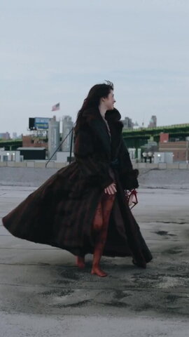 Clairo nude photo 8