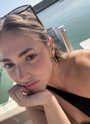 Clara Fernández nude photo 7