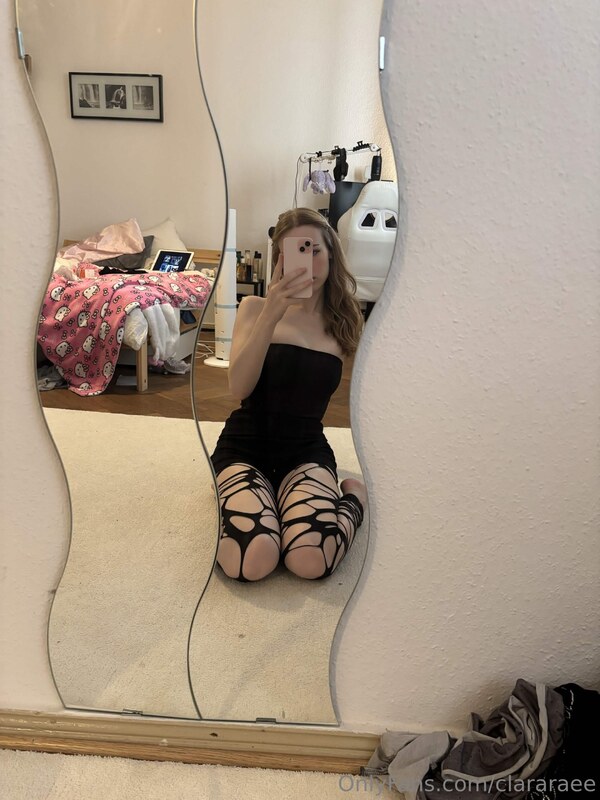 Clara Rae nude photo 6