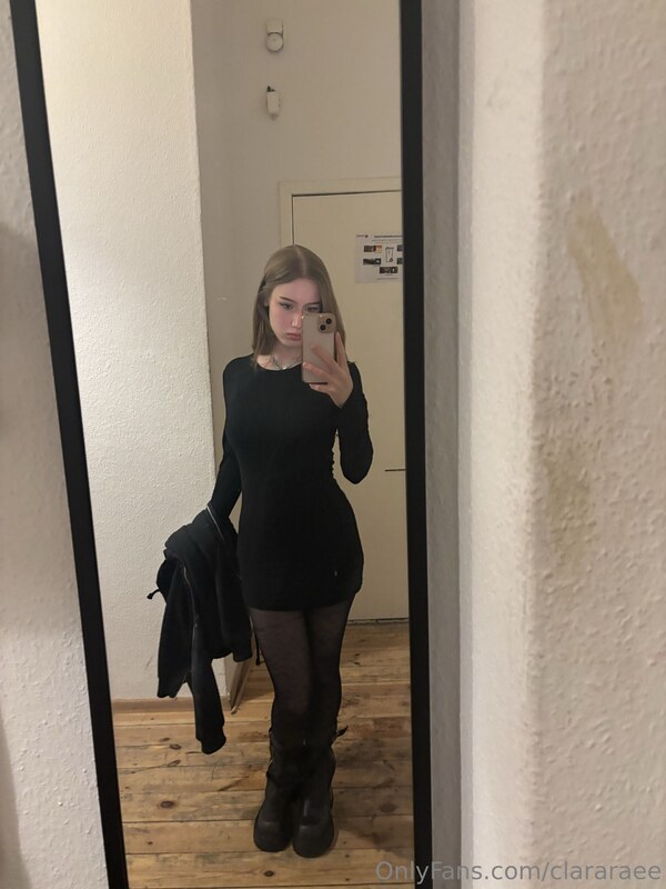 Clara Rae nude photo 15