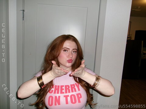 Clara Weber photo 2