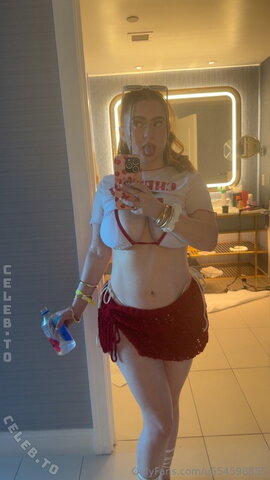 Clara Weber photo 3