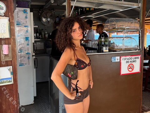 Clarice Cazauran nude photo 4