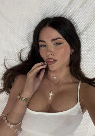 Clarissa Bea nude photo 20
