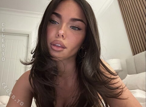 Clarissa Bea nude photo 15