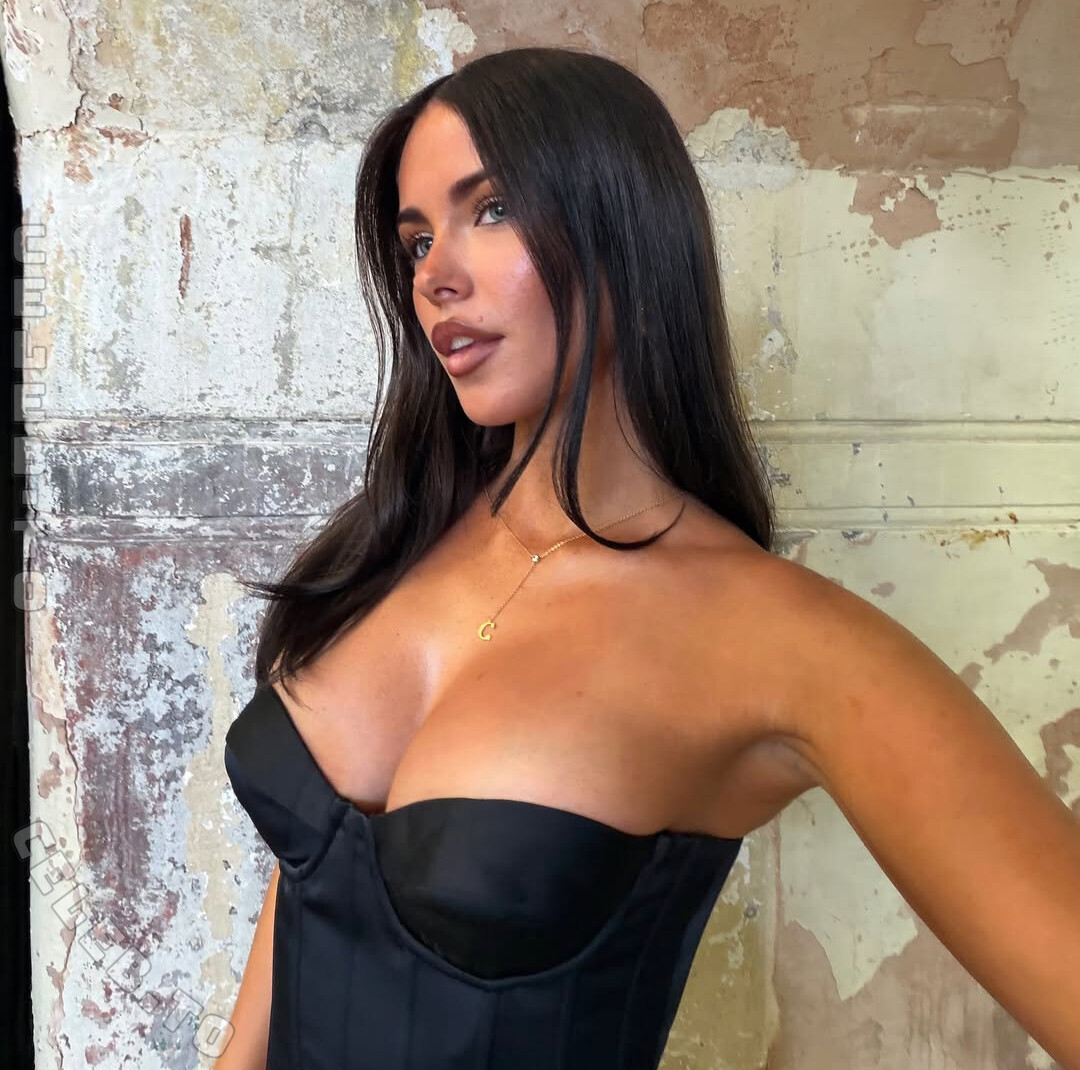 Clarissa Bea nude photo 2