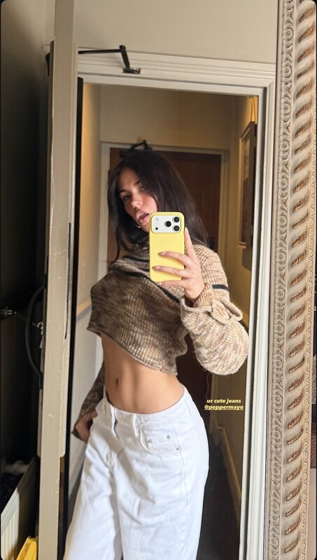 Clarissa Bea nude photo 1