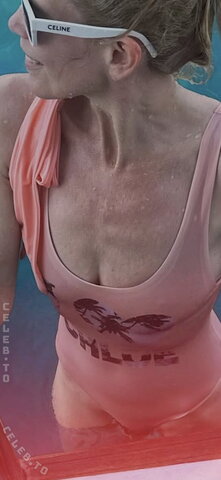 Claudia Schiffer nude photo 5