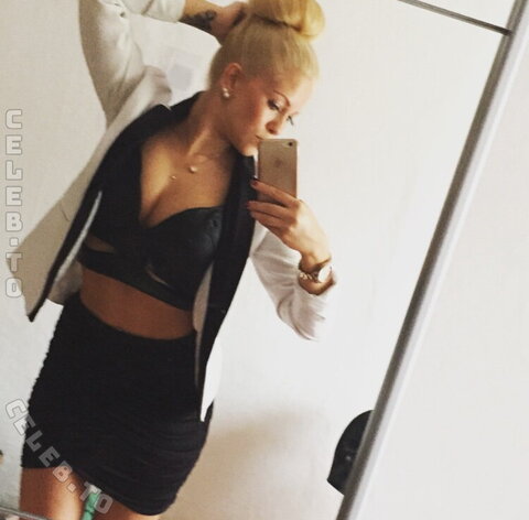 Claudiafit – Various older pictures from different media