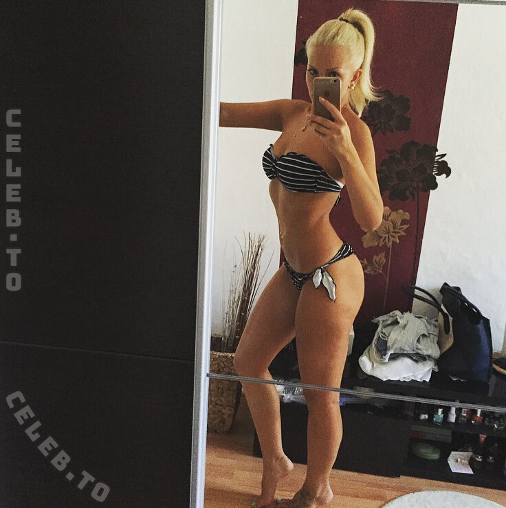 Claudiafit nude photo 13