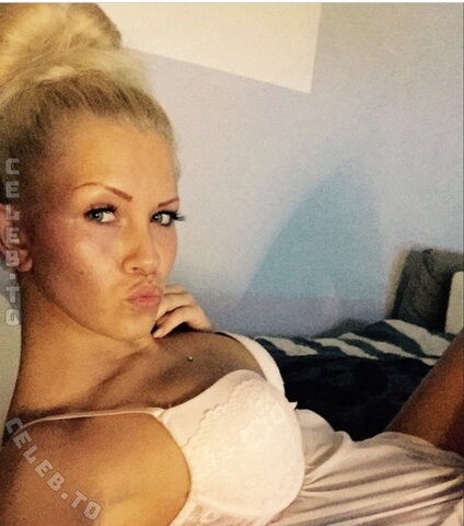 Claudiafit nude photo 24