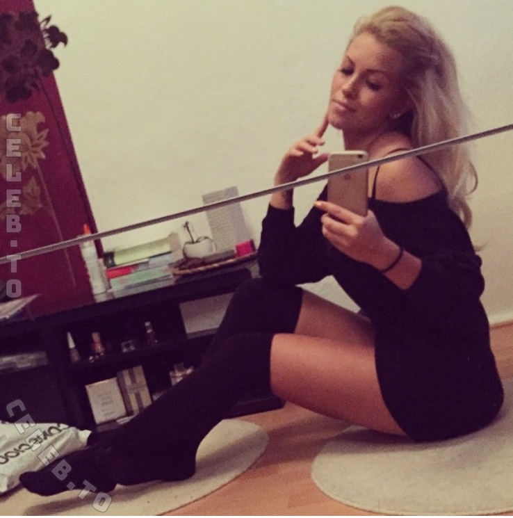 Claudiafit nude photo 26