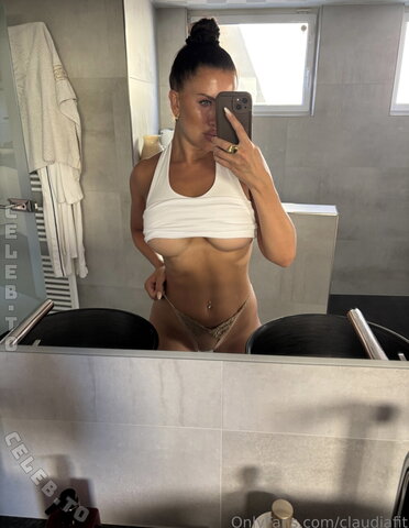 Claudiafit nude photo 4