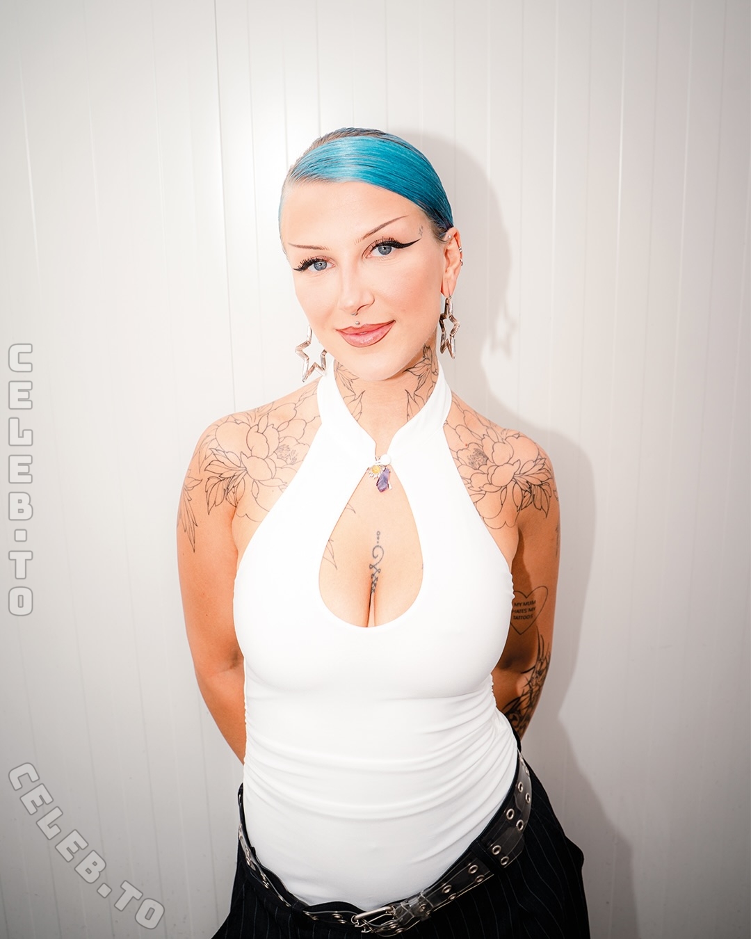 Cloudy DJ nude photo 7