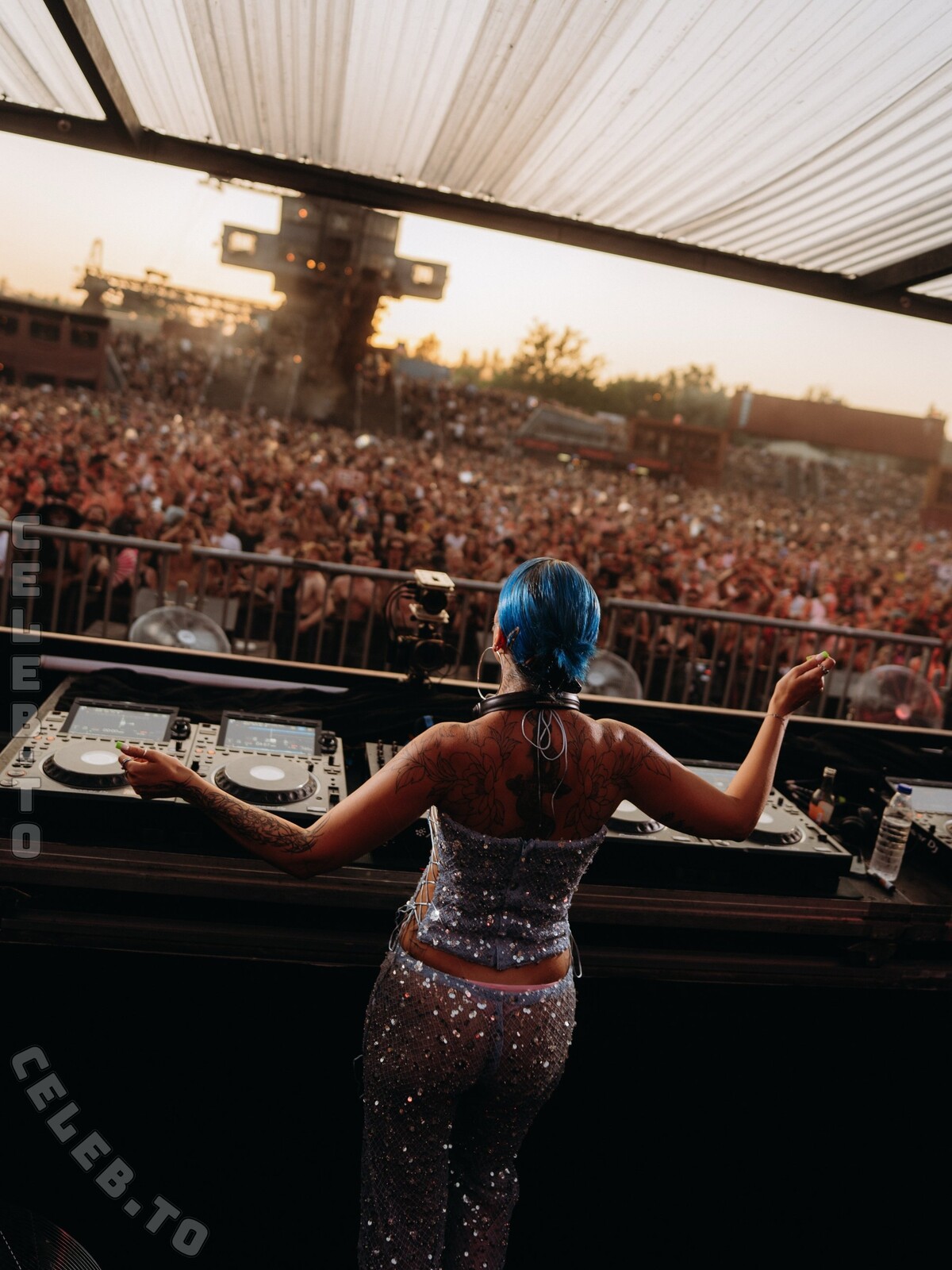 Cloudy DJ nude photo 23