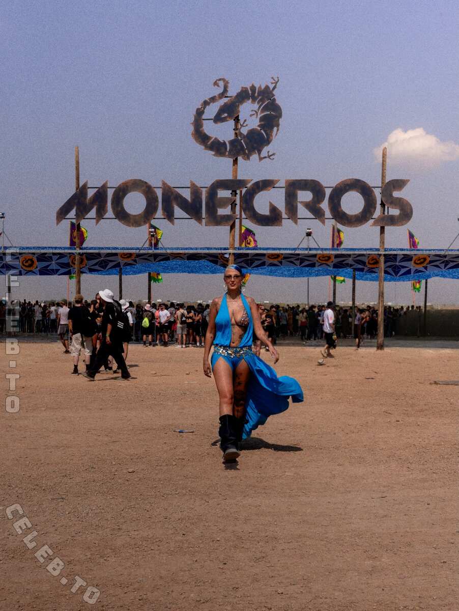 Cloudy DJ nude photo 12