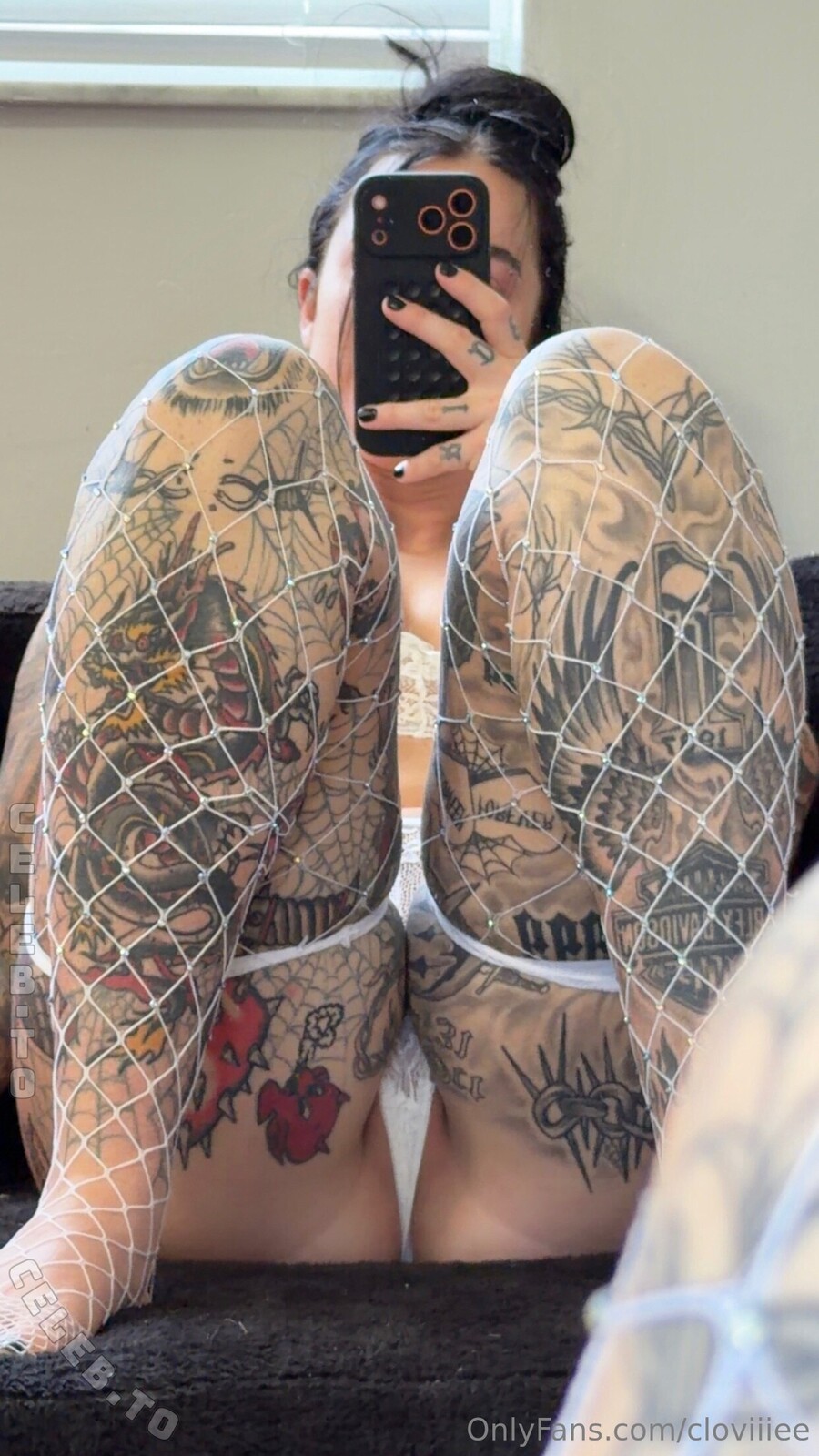 Cloviiie nude photo 2