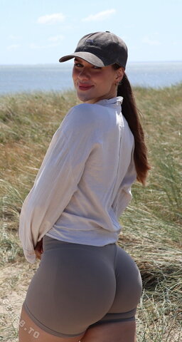 Coach Nina photo 3