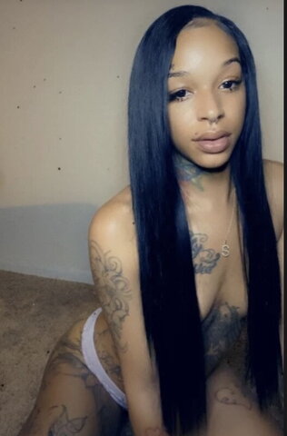 Cobabii nude photo 1