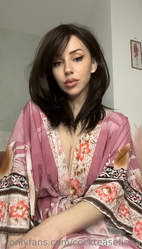 Cockteasefiona nude photo 1