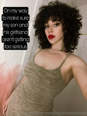 Cockteasefiona nude photo 2