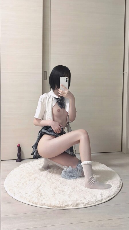 Coco nude photo 9
