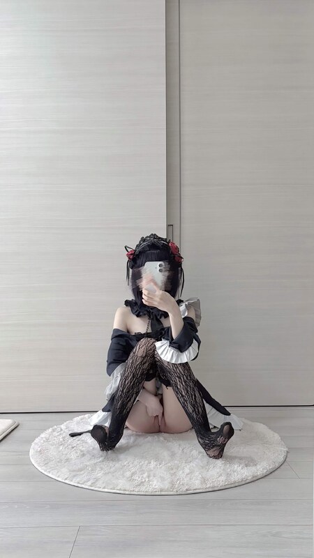Coco nude photo 9