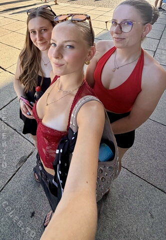 Coliendk nude photo 4