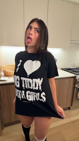 Colleen Sheehan Social Media Thread nude photo 1