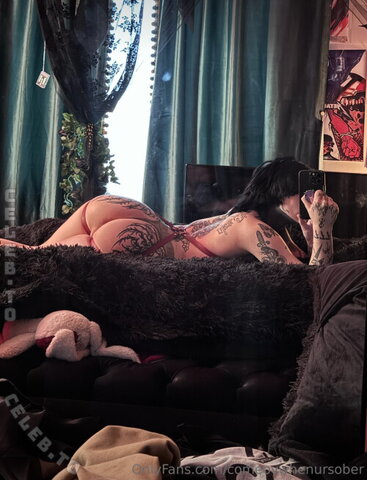 comeovwhenursober nude photo 5