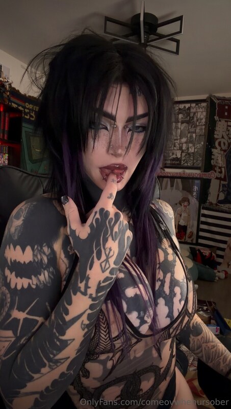 comeovwhenursober nude photo 3