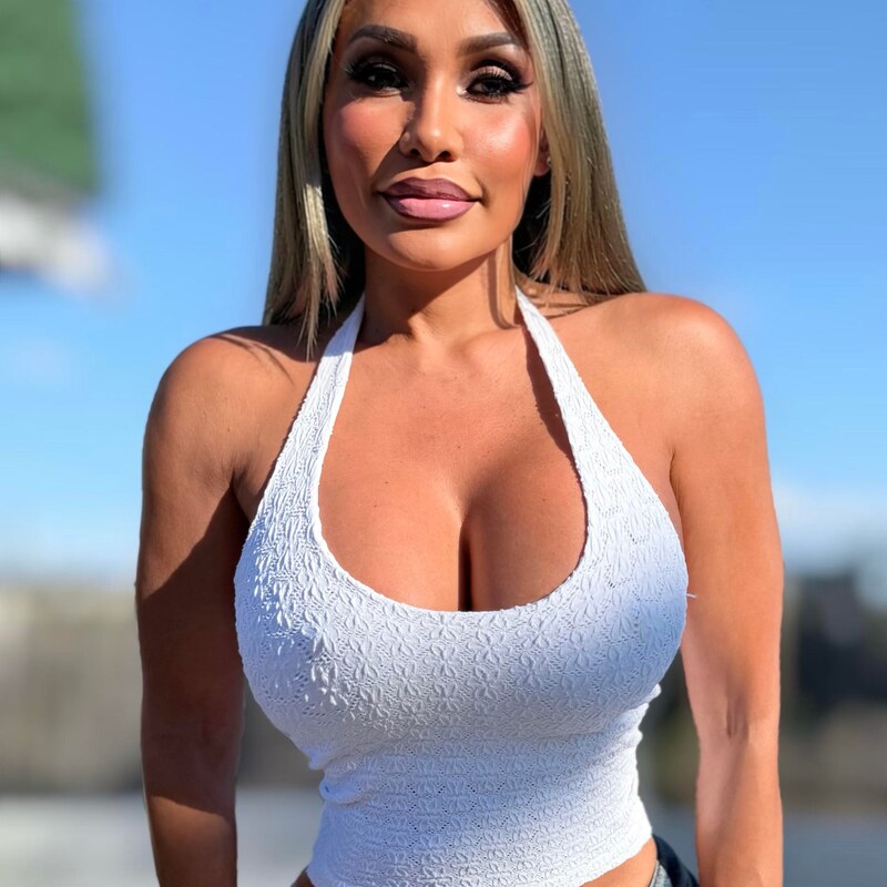 Connie Elizabeth nude photo 1