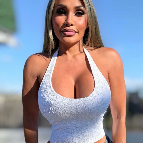 Connie Elizabeth Hot (14 photos)