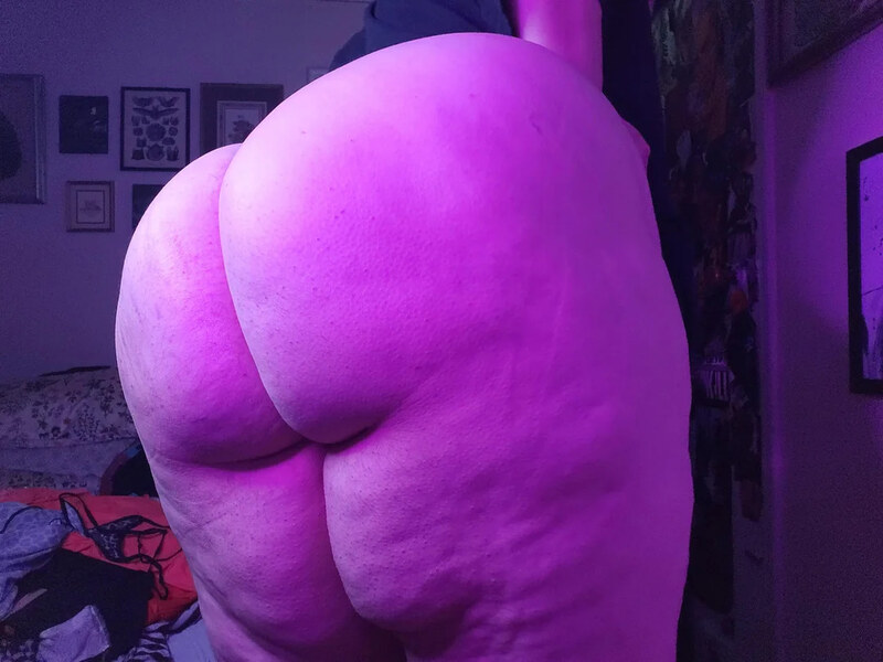 conwaytiddyz nude photo 1
