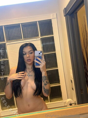 Cora Jade Sexy (1 photo)