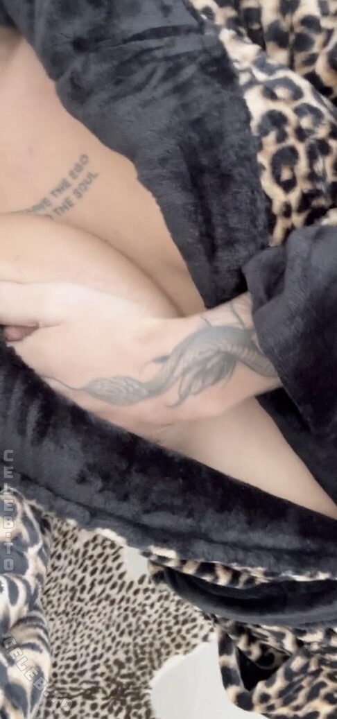 Cora Jade nude photo 3