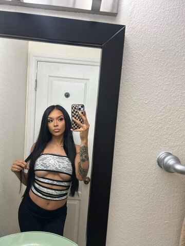 Cora Jade Fresh (1 photo)