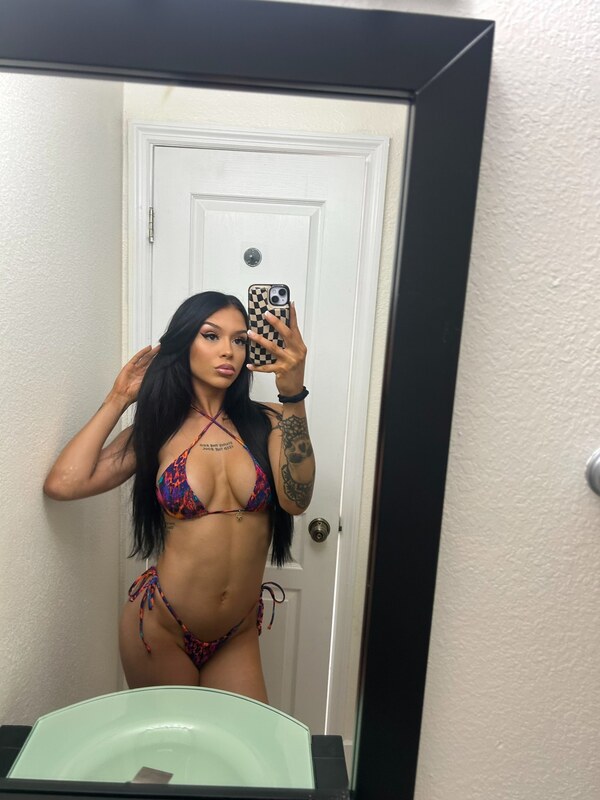 Cora Jade nude photo 2