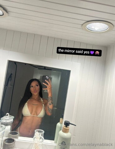 Cora Jade Hot (1 photo)