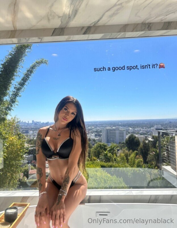 Cora Jade nude photo 1