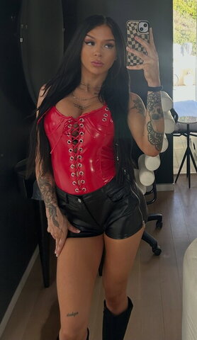 Cora Jade nude photo 11