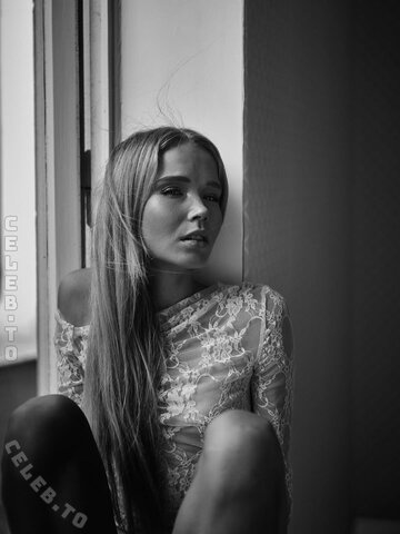 Cosima Beil nude photo 16