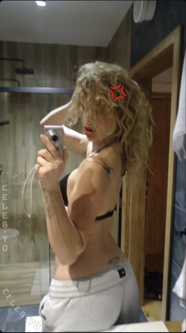 Cosima Chalk nude photo 4