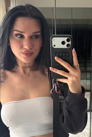 Coupleontour nude photo 13