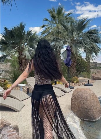 Coupleontour nude photo 5